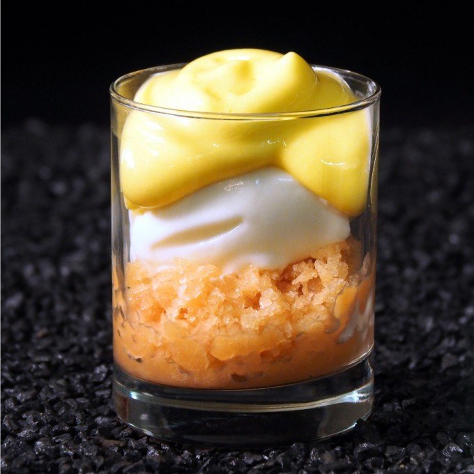 Espuma mit Joghurt und Gelatine aus dem ISI-Siphon